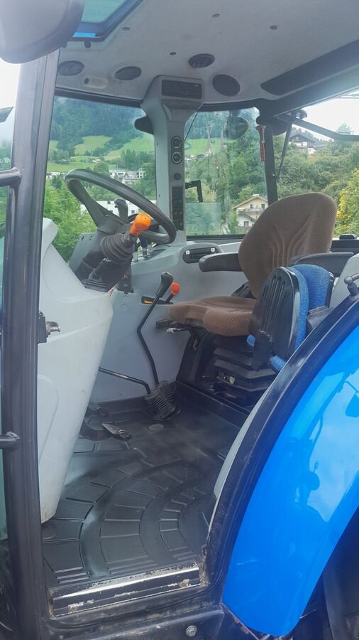 Traktor des Typs New Holland T595, Gebrauchtmaschine in St. Johann (Bild 2)