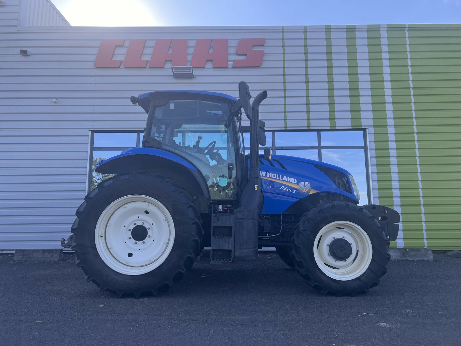 Traktor of the type New Holland T6-125 S, Gebrauchtmaschine in Issoire (Picture 2)