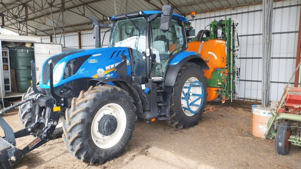 Traktor des Typs New Holland T6 145, Gebrauchtmaschine in ENNEZAT (Bild 1)