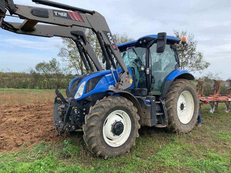 Traktor des Typs New Holland T6-155AC, Gebrauchtmaschine in ANTIGNY (Bild 4)