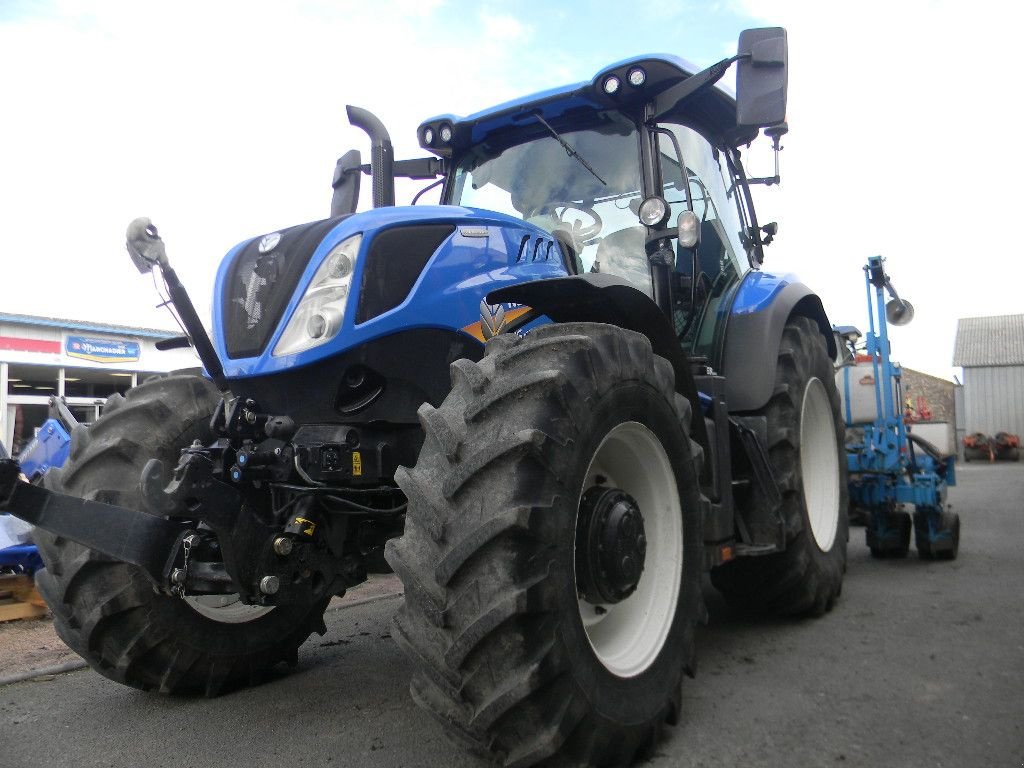 Traktor του τύπου New Holland T6 165 DYNAMIC COMMAND, Gebrauchtmaschine σε ENNEZAT (Φωτογραφία 4)