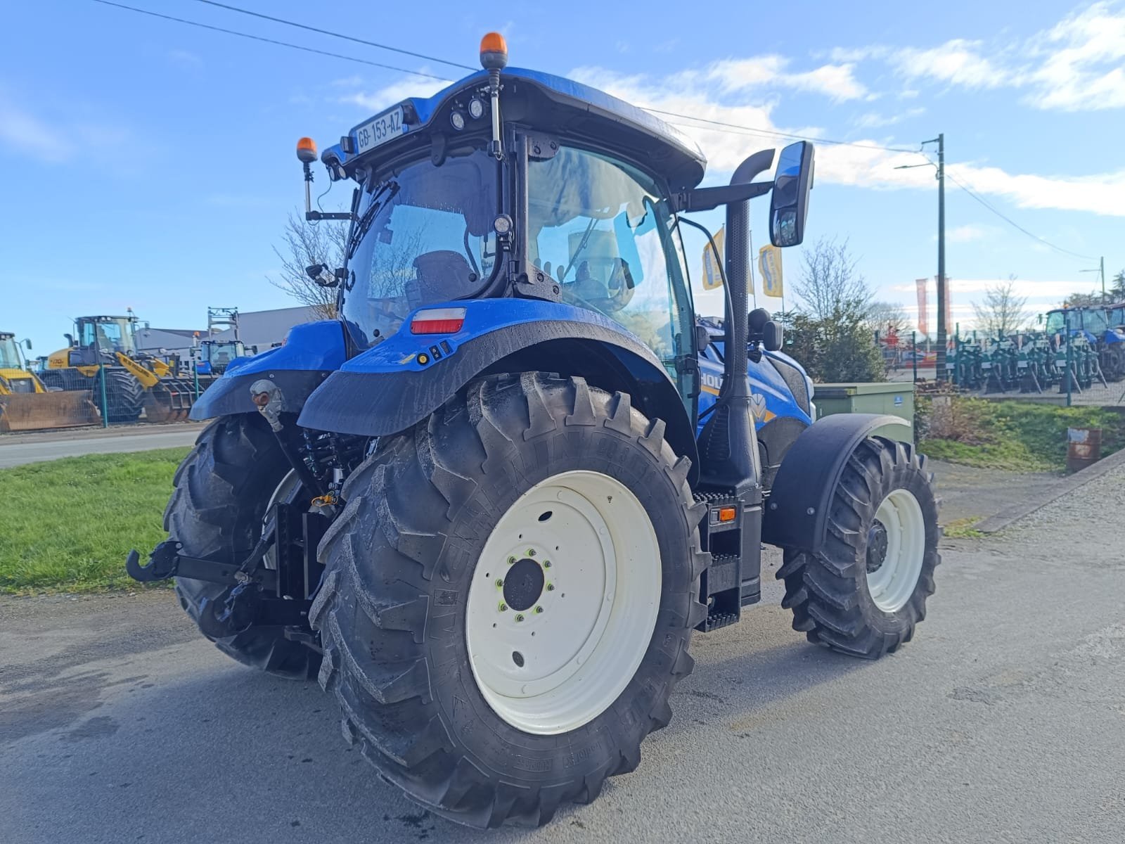 Traktor of the type New Holland T6 180 DYNAMIC CDE, Gebrauchtmaschine in Laval (Picture 7)