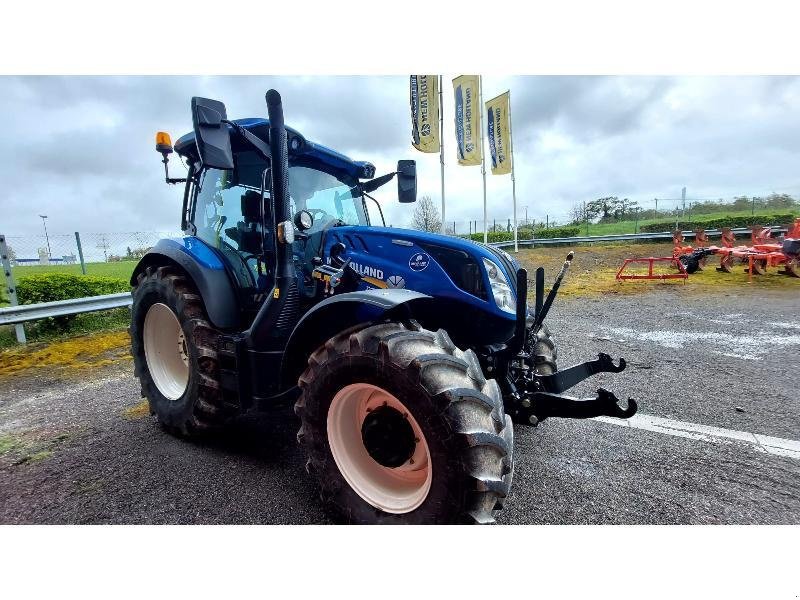 Traktor of the type New Holland T6-180DY, Gebrauchtmaschine in ANTIGNY (Picture 1)