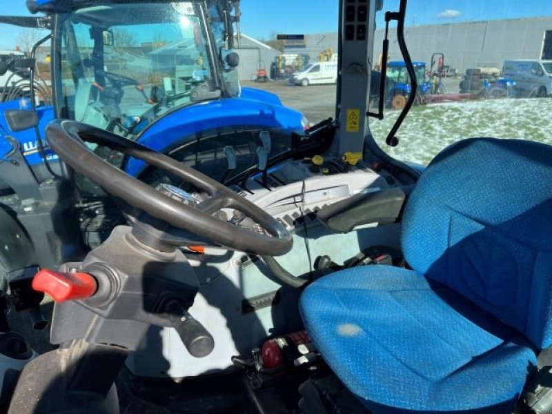 Traktor του τύπου New Holland T6010 PLUS, Gebrauchtmaschine σε Hadsten (Φωτογραφία 3)