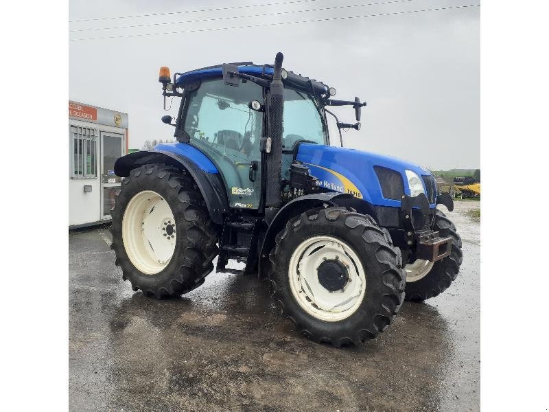 Traktor of the type New Holland T6010 PLUS, Gebrauchtmaschine in HERLIN LE SEC (Picture 2)