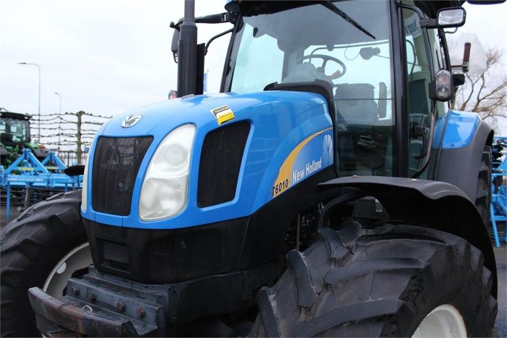 Traktor del tipo New Holland T6010 Plus, Gebrauchtmaschine In Bant (Immagine 2)