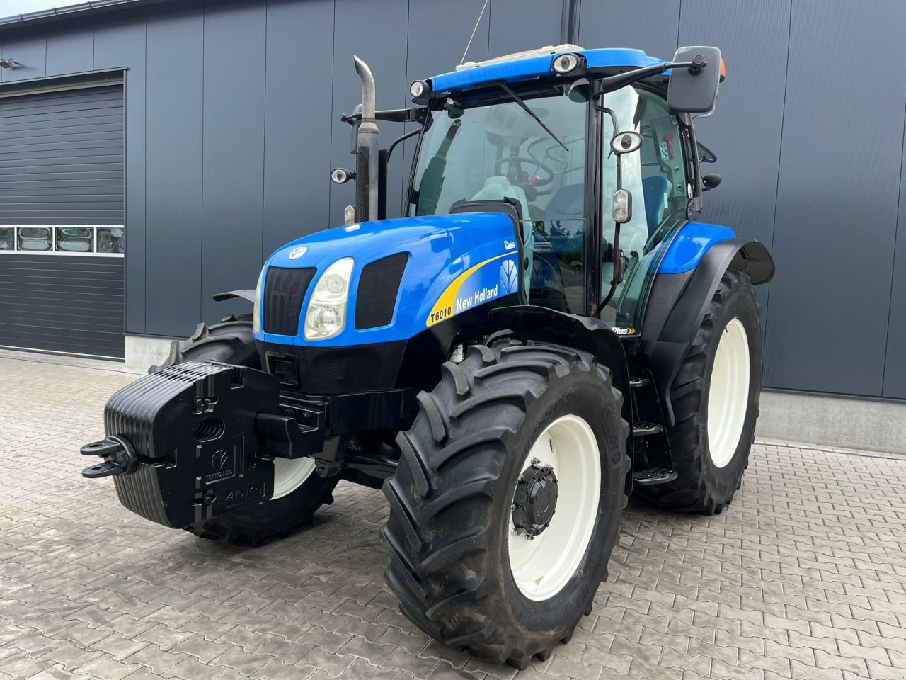 Traktor van het type New Holland T6010, Gebrauchtmaschine in Daarle (Foto 1)