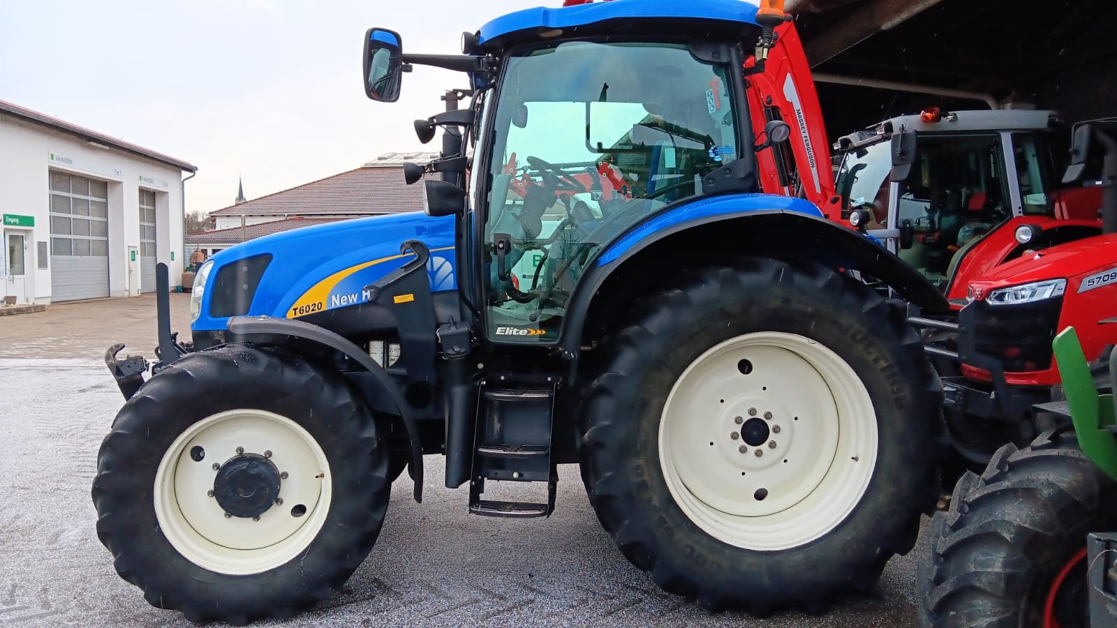 Traktor des Typs New Holland T6020 Elite, Gebrauchtmaschine in Pfarrkirchen (Bild 2)