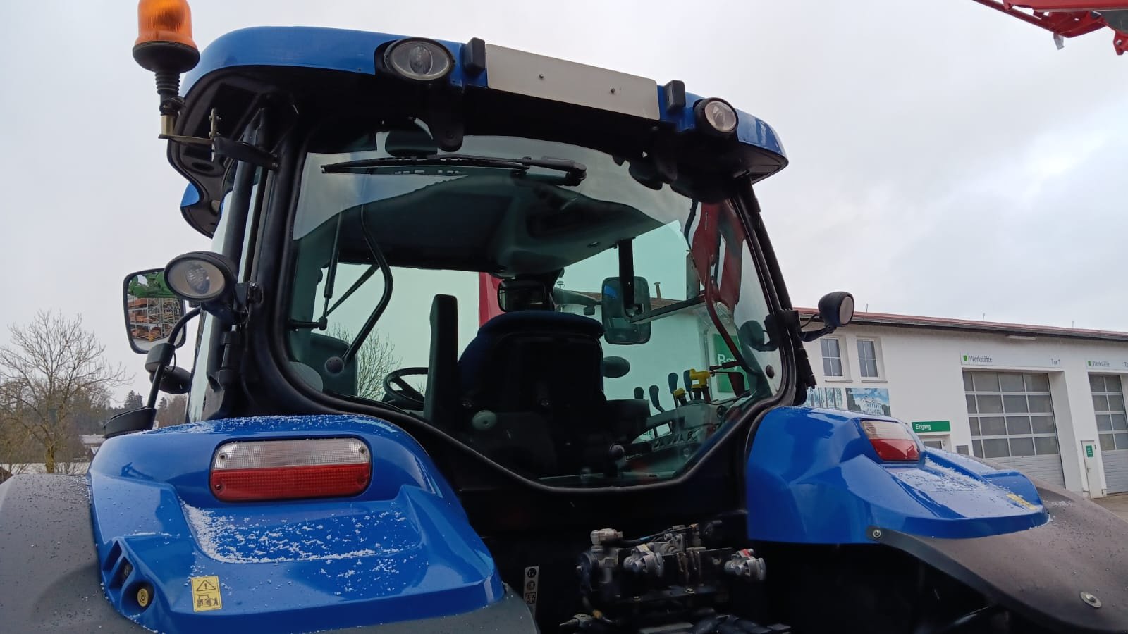 Traktor des Typs New Holland T6020 Elite, Gebrauchtmaschine in Pfarrkirchen (Bild 11)