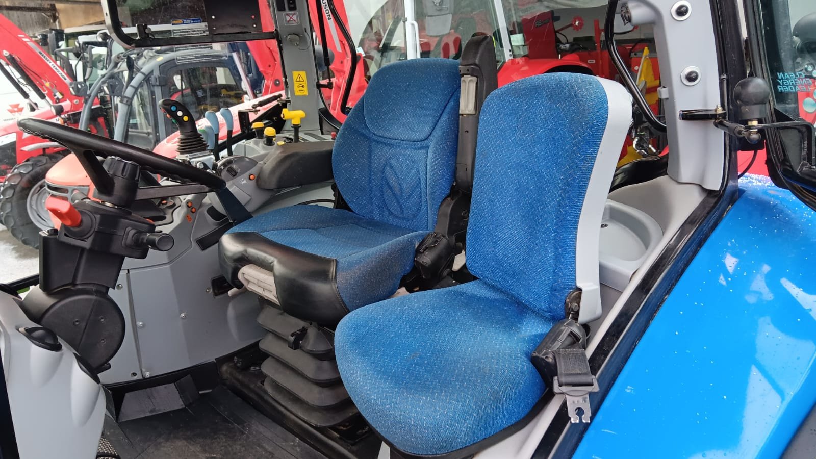 Traktor des Typs New Holland T6020 Elite, Gebrauchtmaschine in Pfarrkirchen (Bild 13)