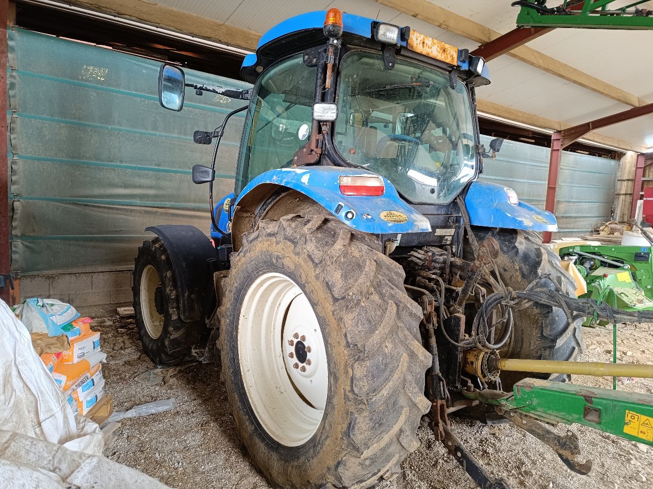 Traktor typu New Holland T6020 élite, Gebrauchtmaschine v MANDRES-SUR-VAIR (Obrázok 3)