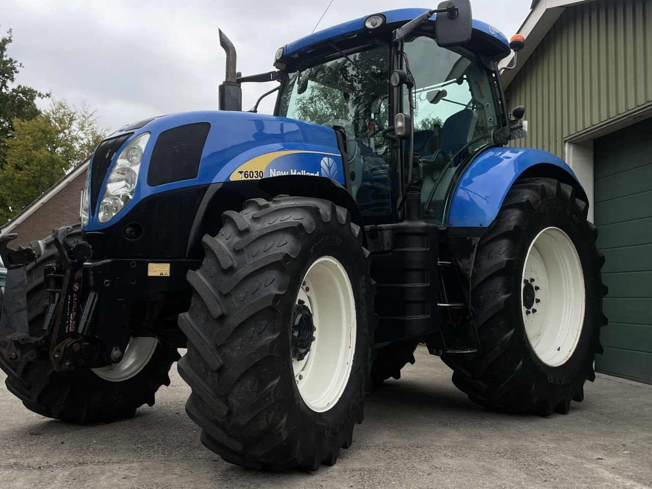 Traktor типа New Holland T6030, Gebrauchtmaschine в Nieuw Roden (Фотография 1)