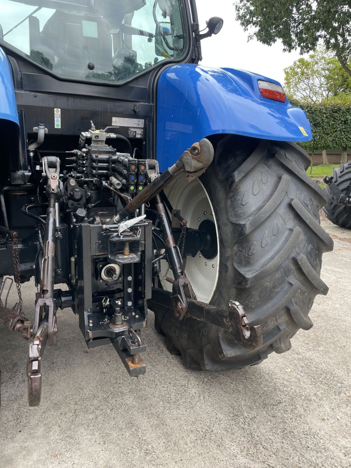 Traktor van het type New Holland T6030, Gebrauchtmaschine in Nieuw Roden (Foto 10)