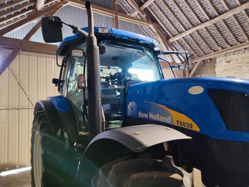 Traktor от тип New Holland T6030PLUS, Gebrauchtmaschine в BRAY en Val (Снимка 1)