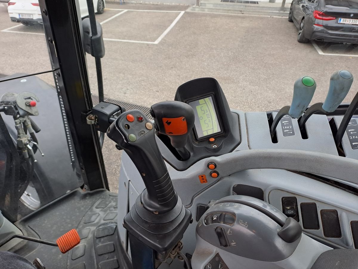 Traktor del tipo New Holland T6070 Elite, Gebrauchtmaschine en Burgkirchen (Imagen 18)