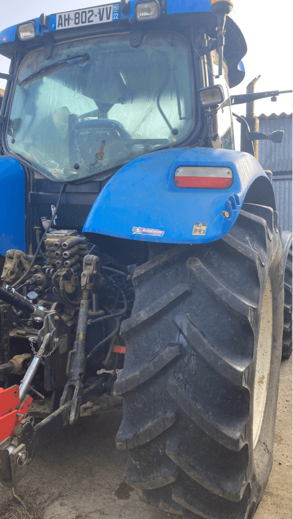 Traktor des Typs New Holland T6070 RANGE COMMAND, Gebrauchtmaschine in TREMEUR (Bild 3)