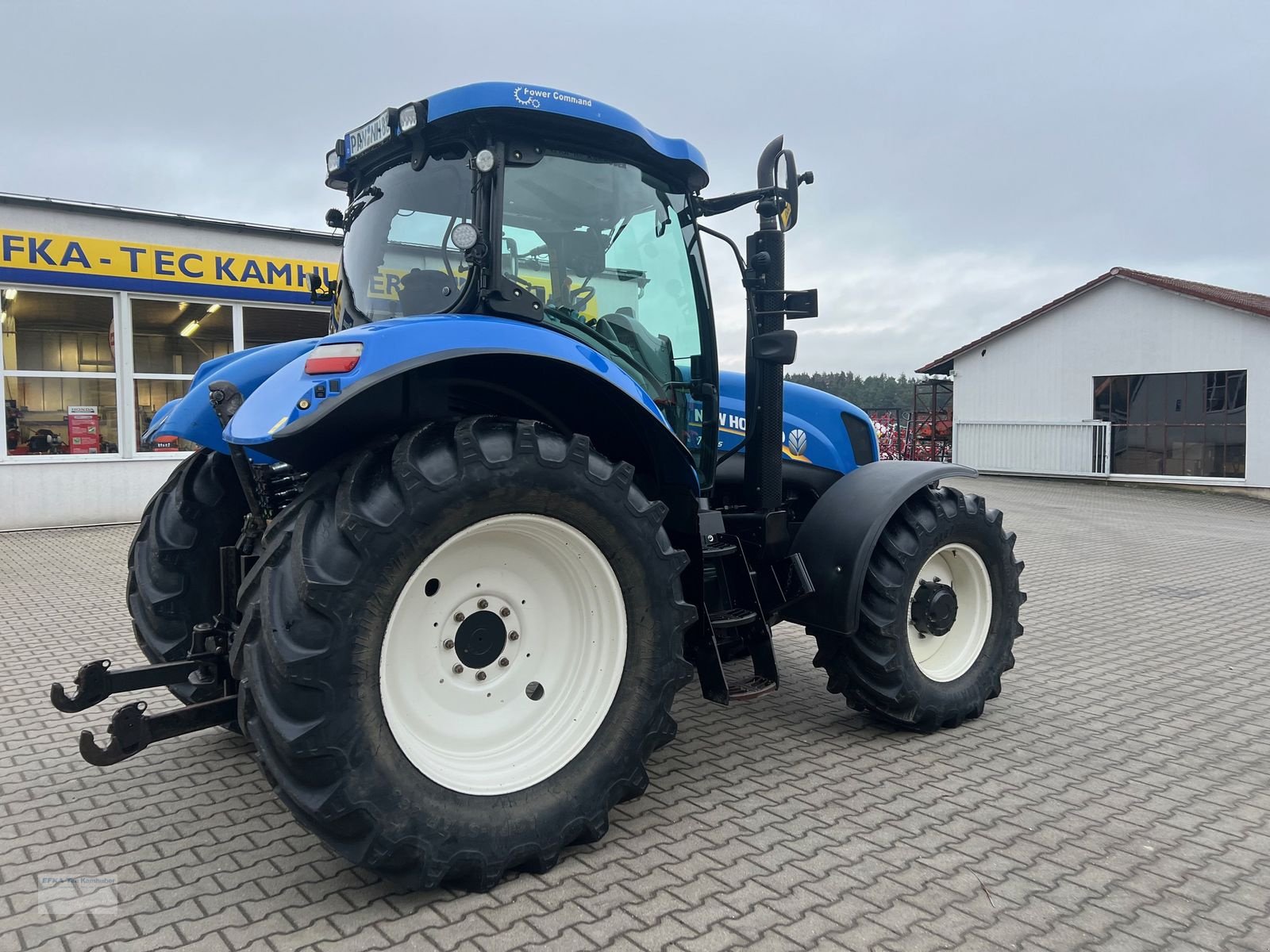 Traktor des Typs New Holland T6070 Range & Power Command, Gebrauchtmaschine in Erlbach (Bild 4)