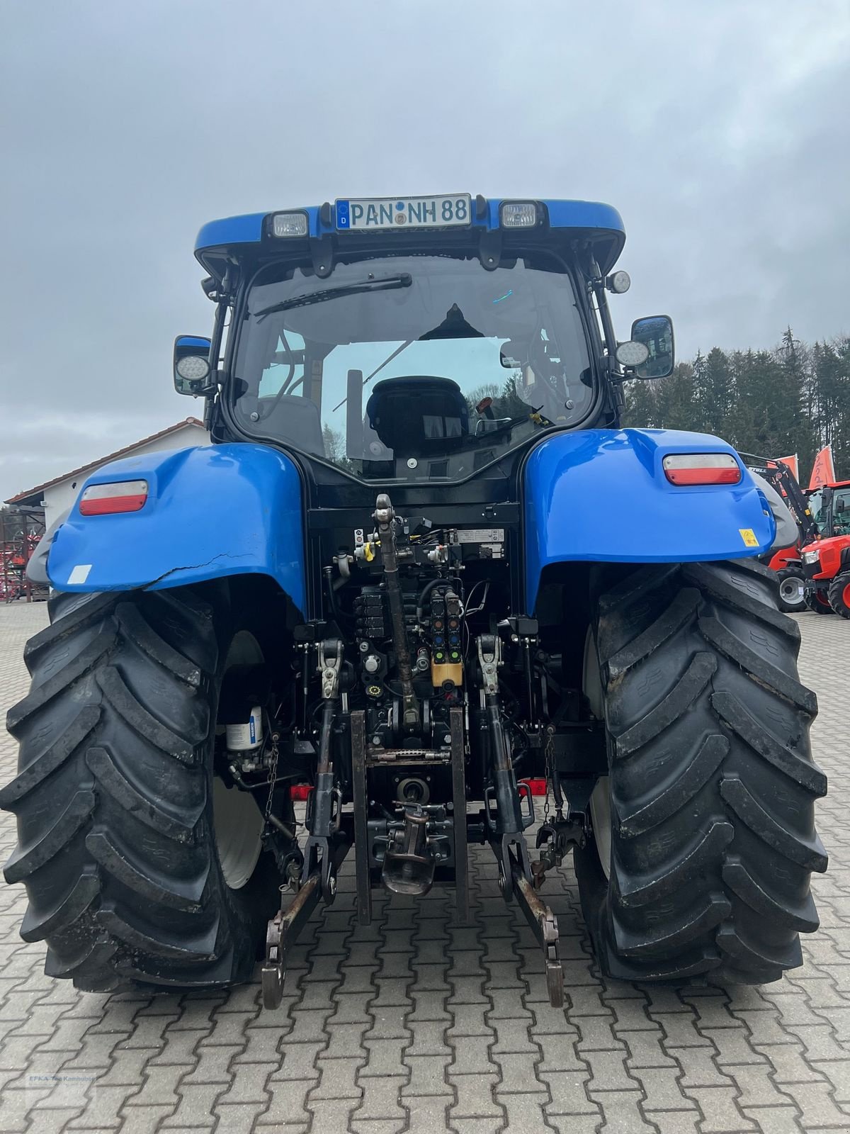 Traktor des Typs New Holland T6070 Range & Power Command, Gebrauchtmaschine in Erlbach (Bild 3)