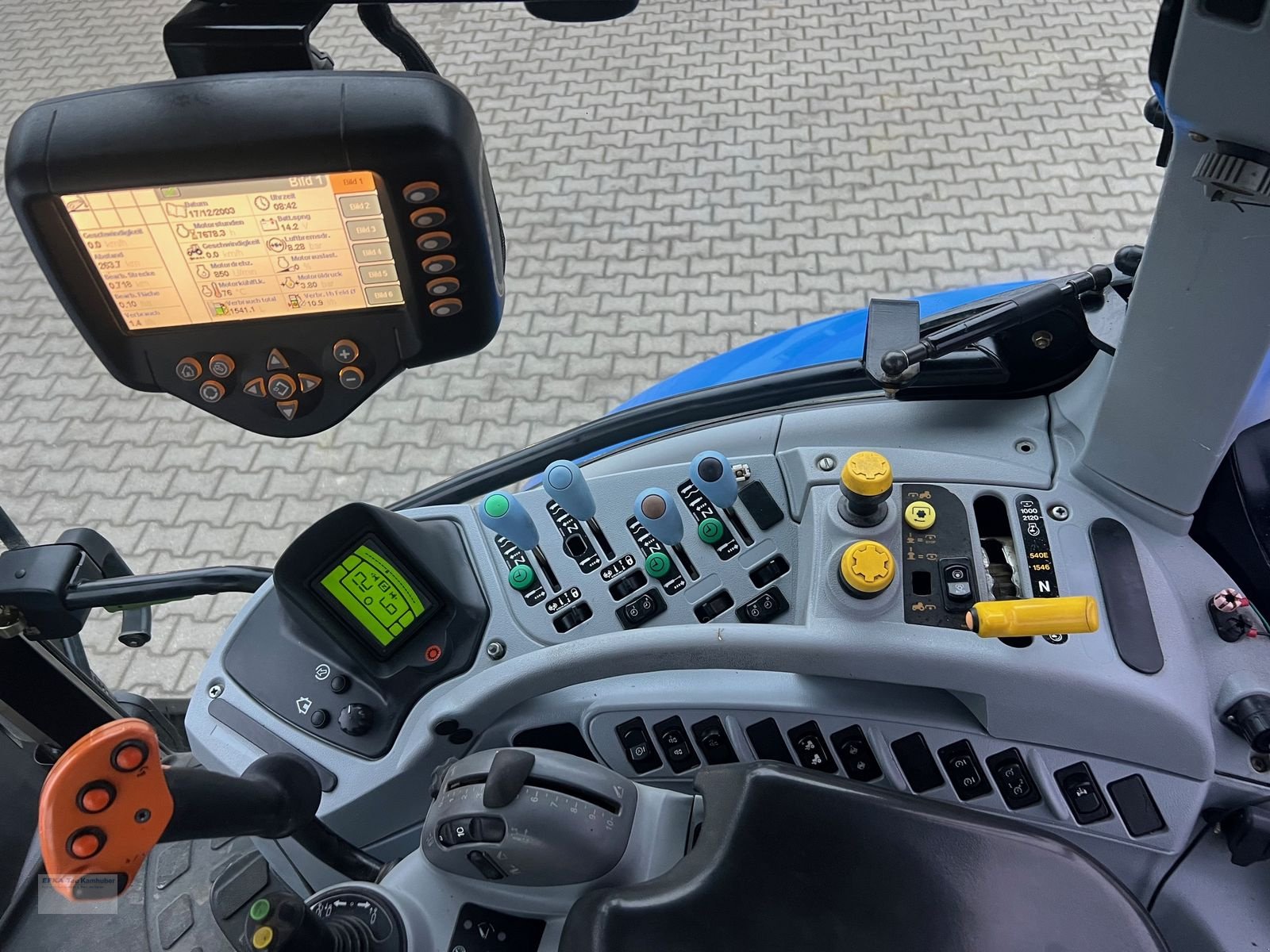 Traktor des Typs New Holland T6070 Range & Power Command, Gebrauchtmaschine in Erlbach (Bild 7)