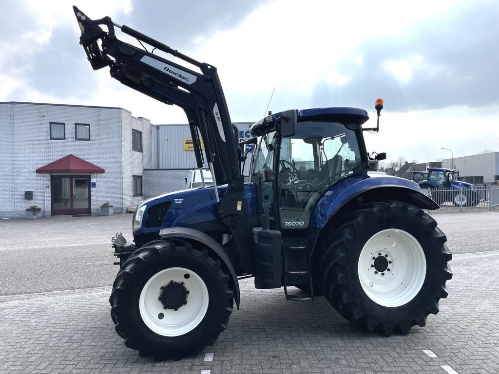 Traktor del tipo New Holland T6070 RC Al&ouml; frontlader Fronthef+PTO, Gebrauchtmaschine en BOEKEL (Imagen 9)