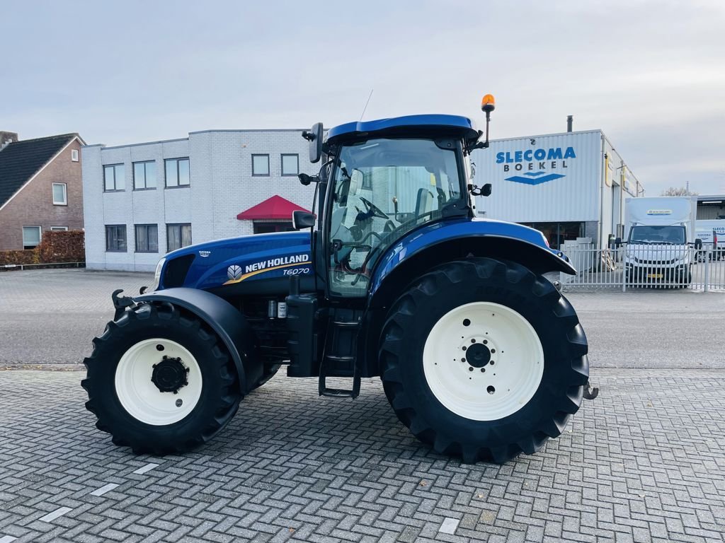 Traktor des Typs New Holland T6070 RC Fronthef+PTO, Gebrauchtmaschine in BOEKEL (Bild 10)