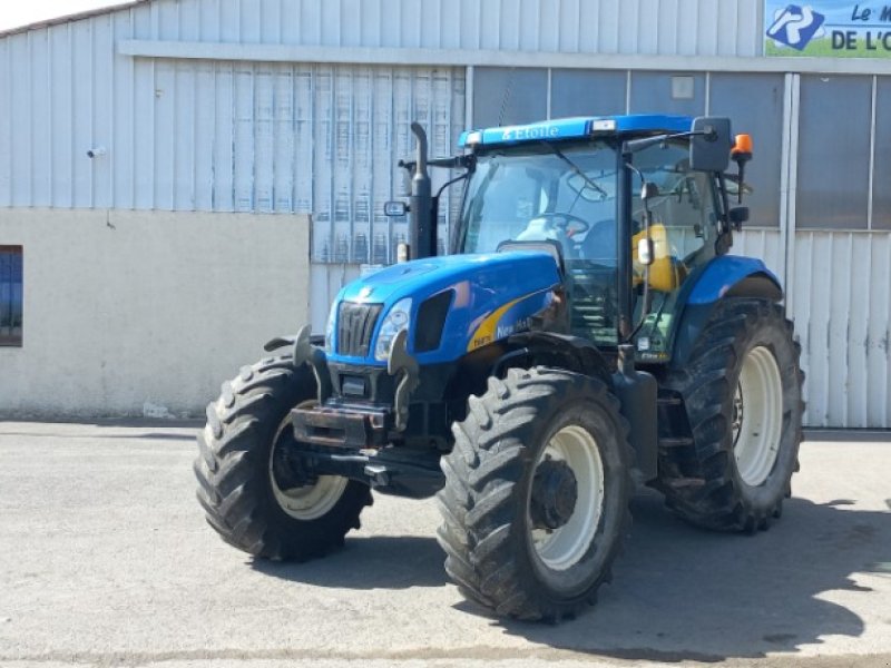 Traktor of the type New Holland T6070, Gebrauchtmaschine in VERT TOULON (Picture 1)