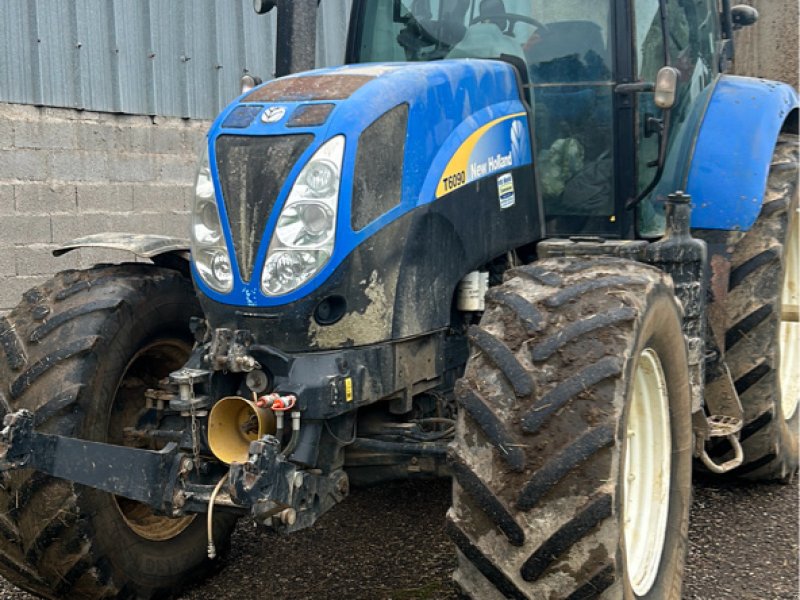 Traktor типа New Holland T6090, Gebrauchtmaschine в LIMEY-REMENAUVILLE (Фотография 1)