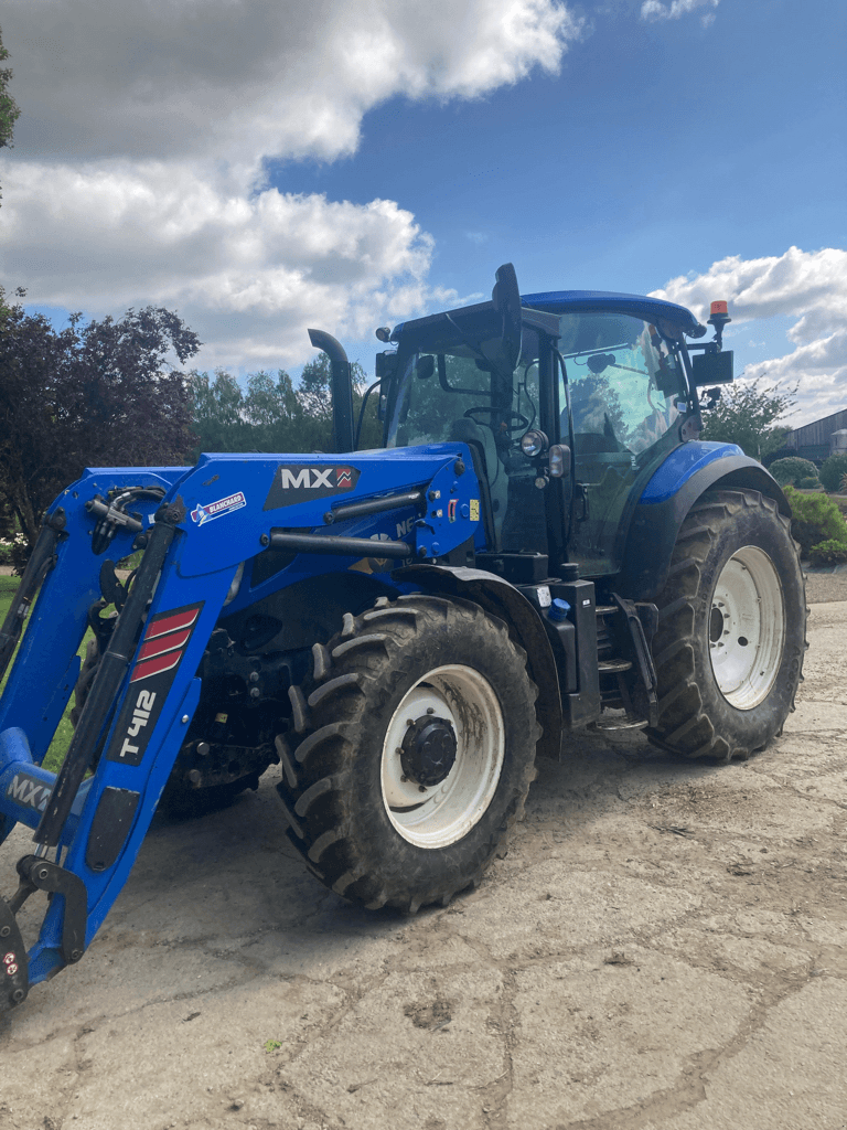 Traktor типа New Holland T6.125 ELECTROCOMMAND T4B, Gebrauchtmaschine в TREMEUR (Фотография 1)