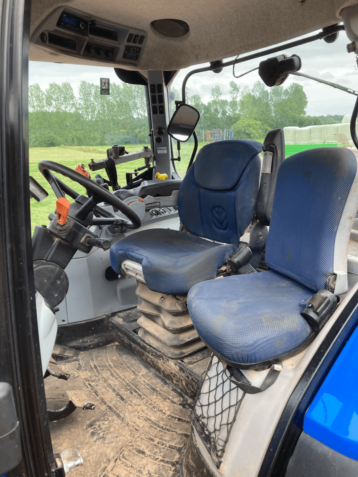 Traktor des Typs New Holland T6.125 ELECTROCOMMAND T4B, Gebrauchtmaschine in CONDE SUR VIRE (Bild 3)