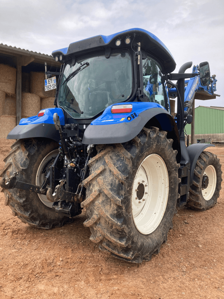 Traktor des Typs New Holland T6.125 ELECTROCOMMAND T4B, Gebrauchtmaschine in CONDE SUR VIRE (Bild 2)