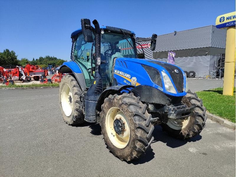 Traktor of the type New Holland T6125, Gebrauchtmaschine in CHATEAUBRIANT CEDEX (Picture 2)