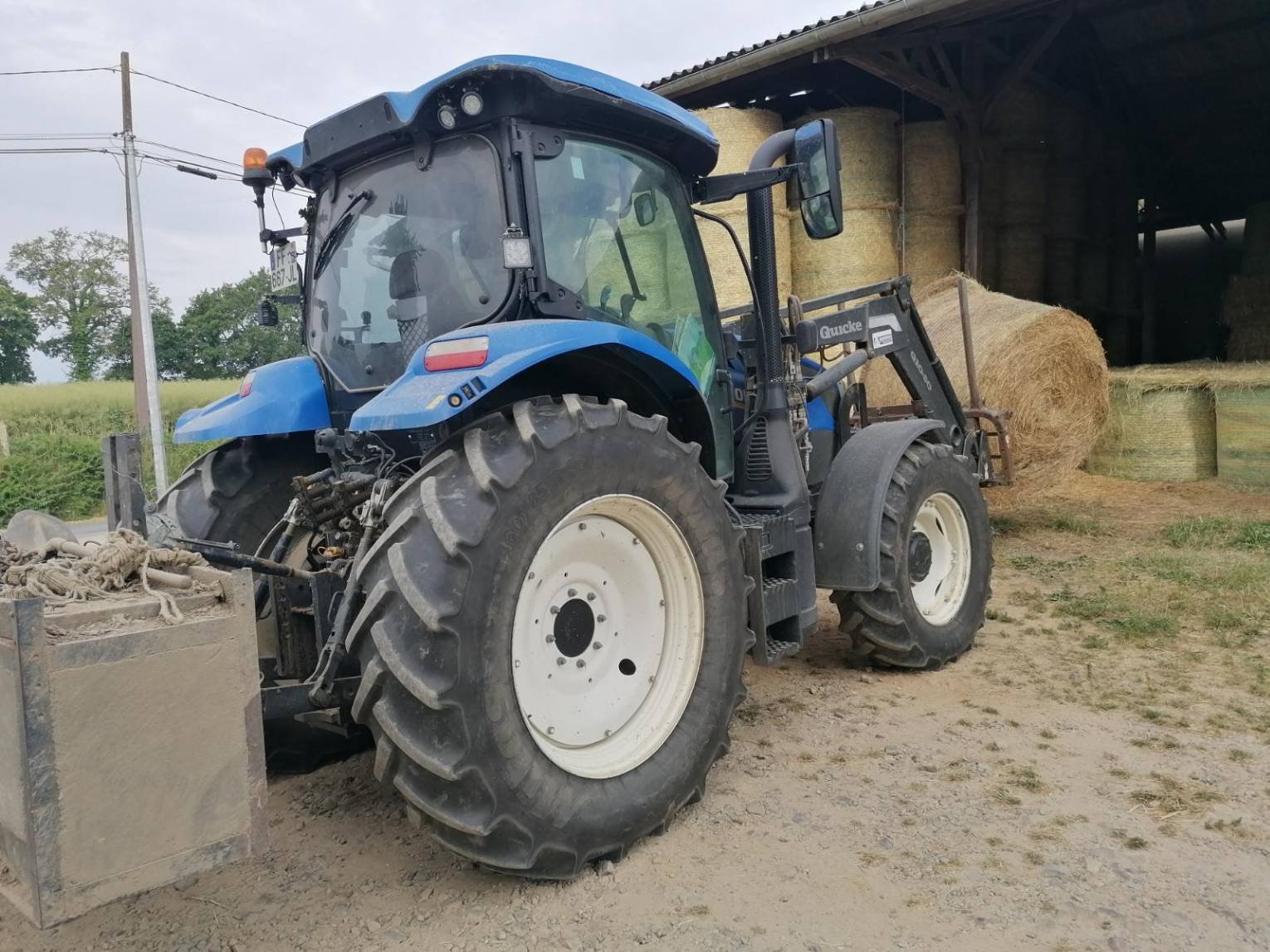 Traktor du type New Holland T6.125S, Gebrauchtmaschine en Montenay (Photo 3)