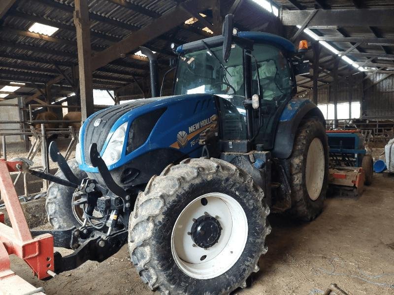 Traktor van het type New Holland T6125S, Gebrauchtmaschine in CHATEAUBRIANT CEDEX (Foto 4)