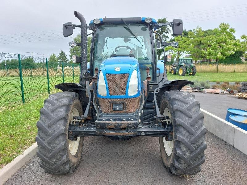 Traktor del tipo New Holland T6140, Gebrauchtmaschine en CHATEAUBRIANT CEDEX (Imagen 5)