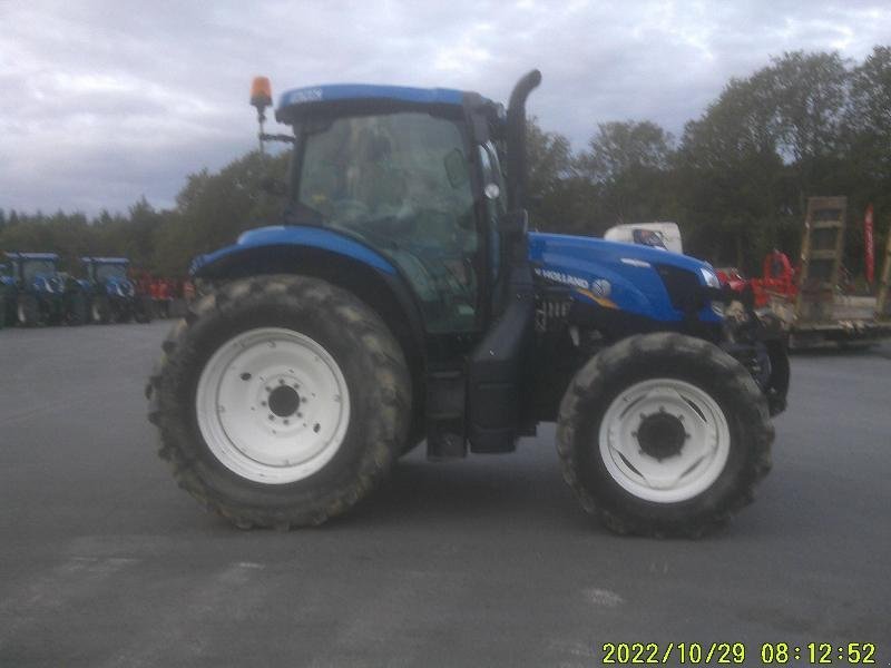 Traktor del tipo New Holland T6140AC, Gebrauchtmaschine en CHATEAUBRIANT CEDEX (Imagen 5)