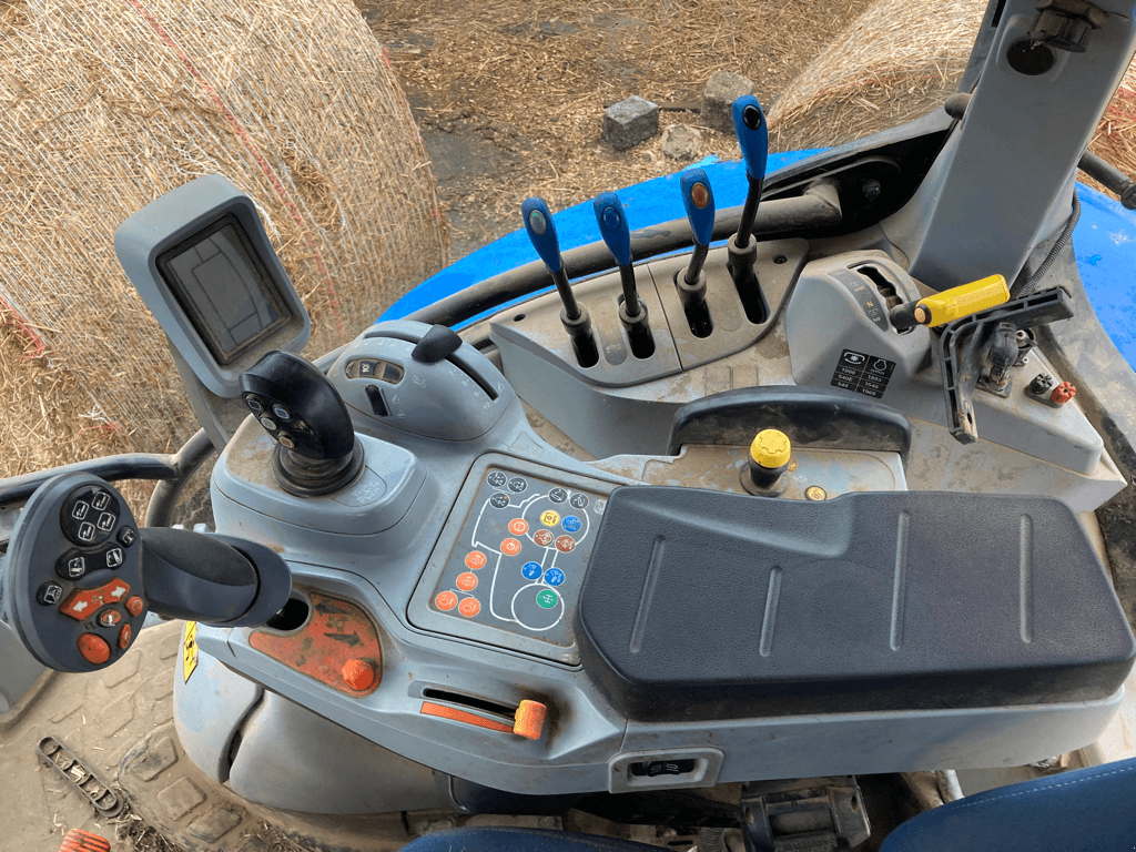 Traktor a típus New Holland T6.145 DYNAMIC COMMAND, Gebrauchtmaschine ekkor: TREMEUR (Kép 5)