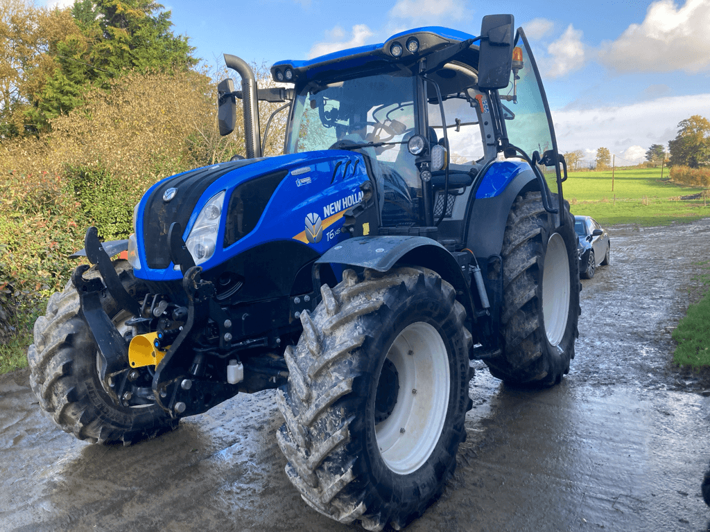 Traktor van het type New Holland T6.145 DYNAMIC COMMAND, Gebrauchtmaschine in TREMEUR (Foto 2)