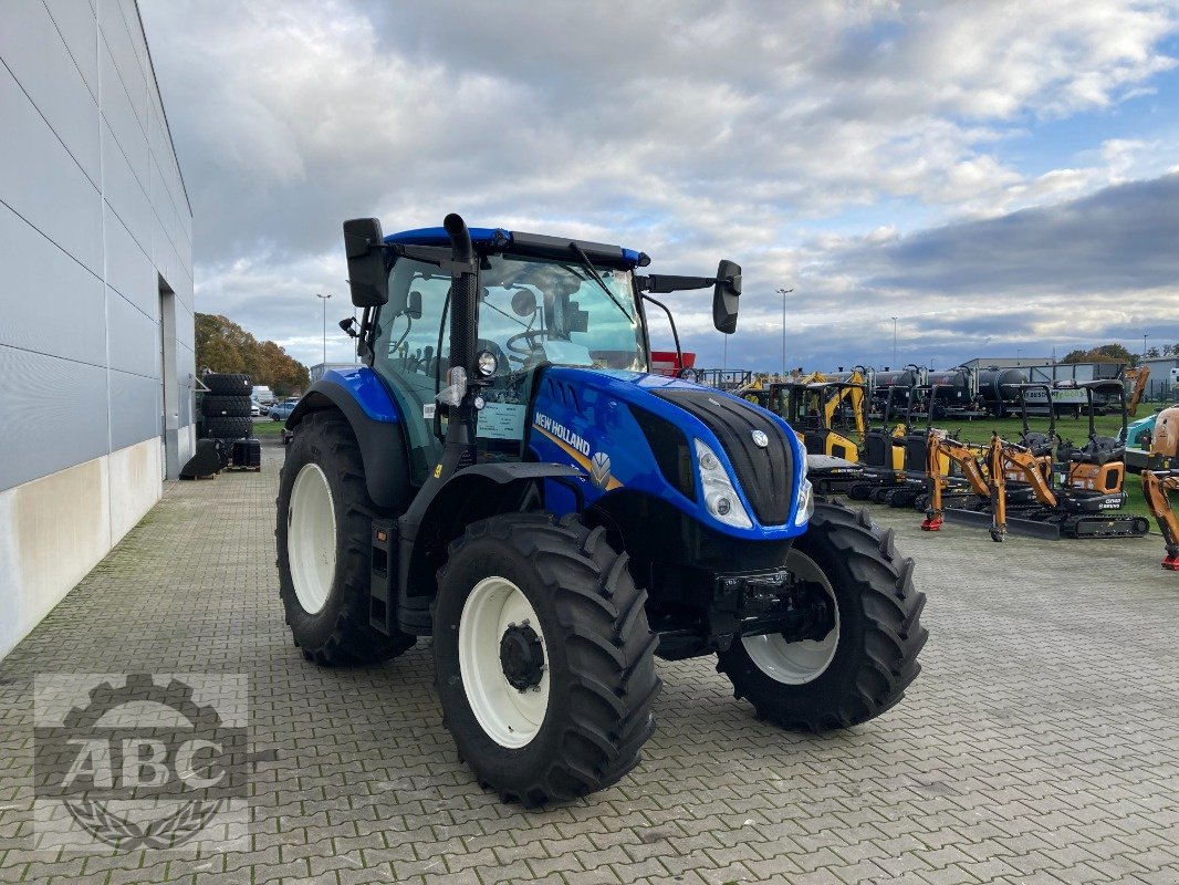 Traktor of the type New Holland T6.145 ELECTROCOMMAND MY19, Neumaschine in Rastede-Liethe (Picture 4)