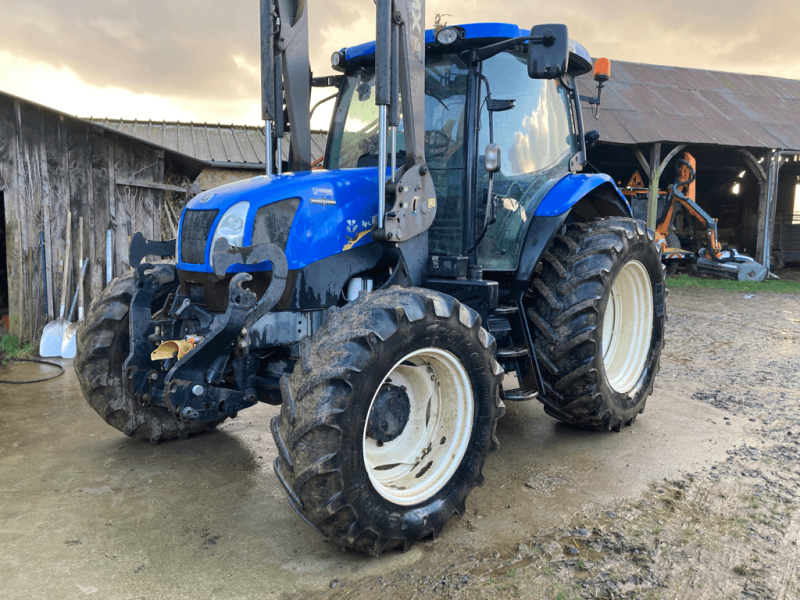 Traktor типа New Holland T6.150 AUTO COMMAND, Gebrauchtmaschine в TREMEUR (Фотография 1)