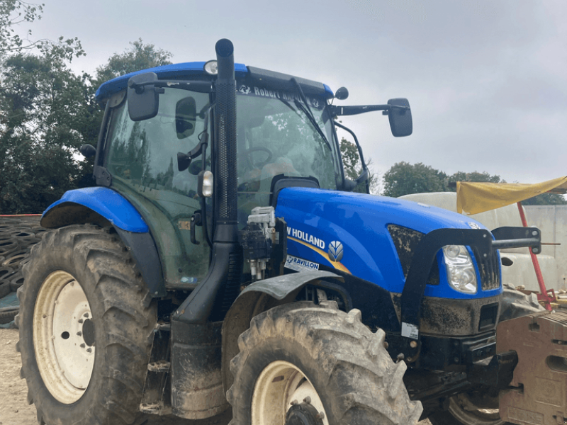 Traktor of the type New Holland T6.150 ELECTRO COMMAND, Gebrauchtmaschine in CONDE SUR VIRE (Picture 1)