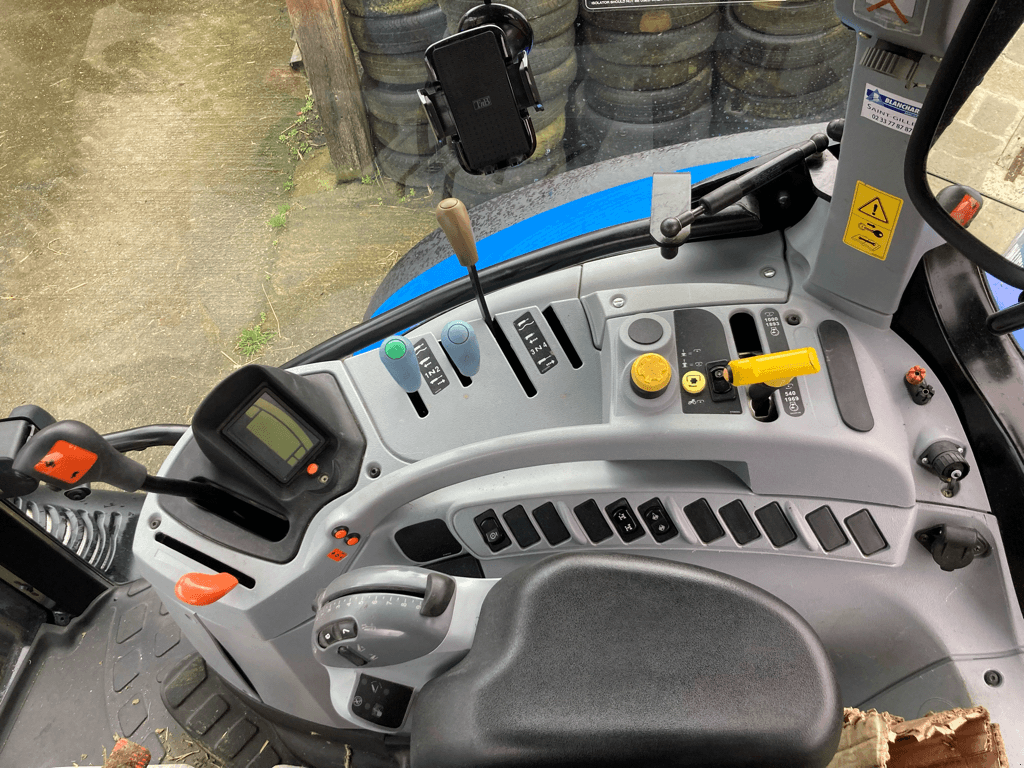 Traktor del tipo New Holland T6.155 ELECTRO COMMAND, Gebrauchtmaschine en CONDE SUR VIRE (Imagen 5)