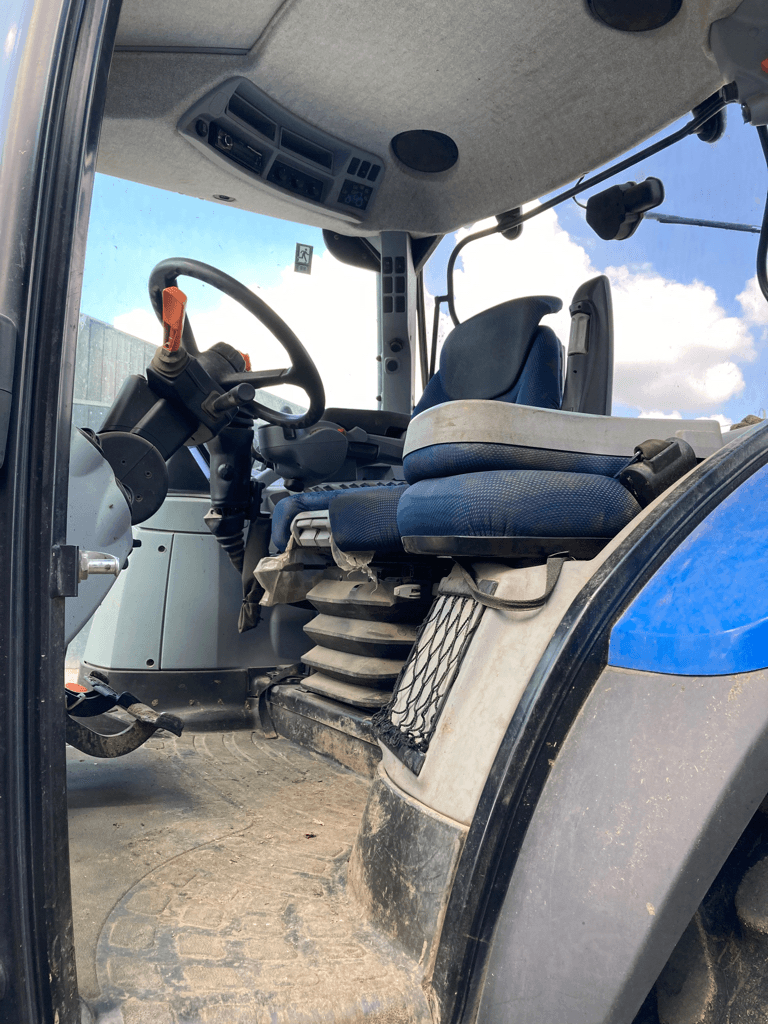 Traktor του τύπου New Holland T6.155 ELECTRO COMMAND, Gebrauchtmaschine σε TREMEUR (Φωτογραφία 4)