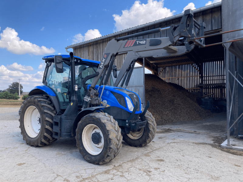 Traktor des Typs New Holland T6.155 ELECTRO COMMAND, Gebrauchtmaschine in TREMEUR (Bild 1)