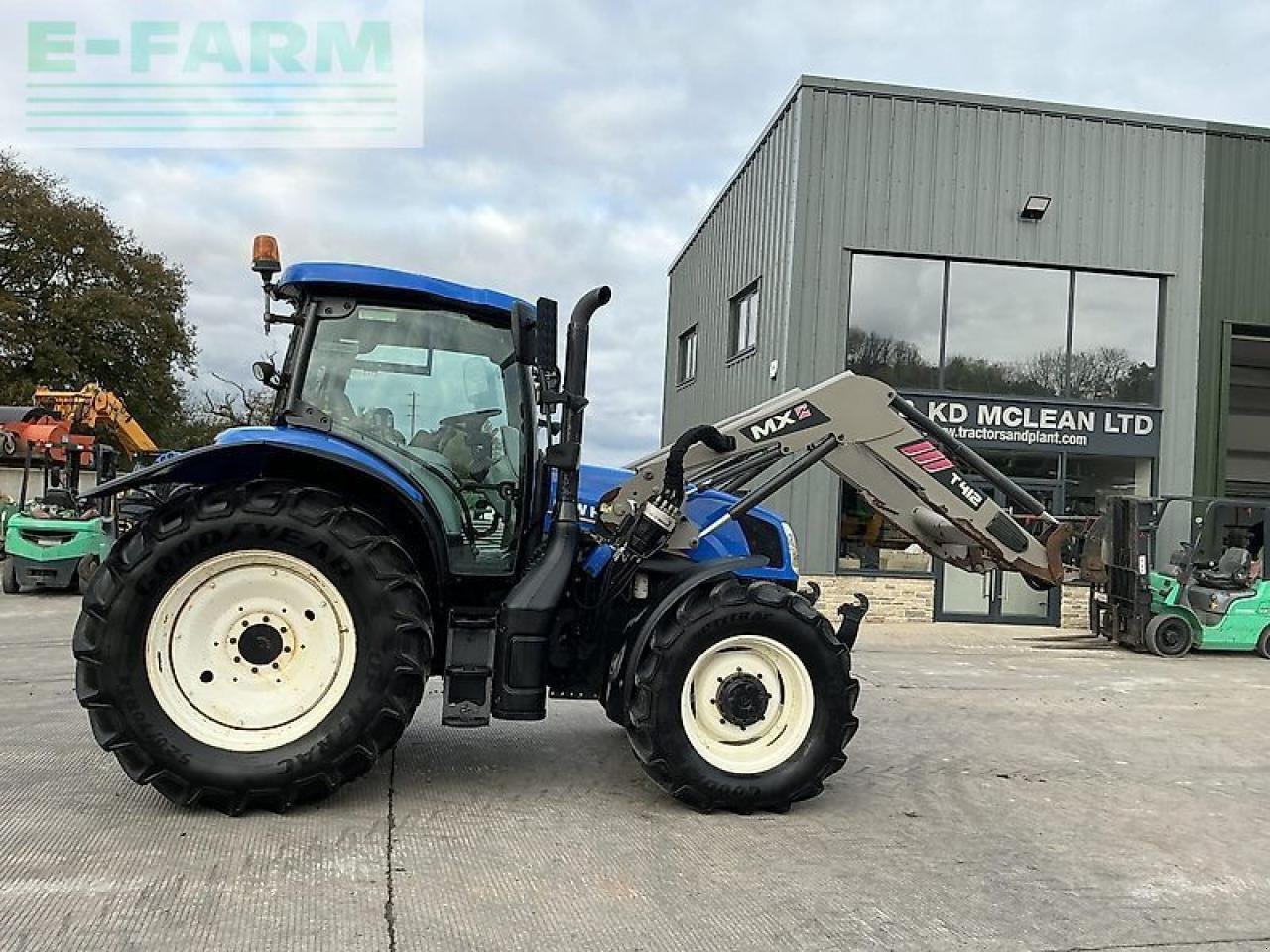 Traktor of the type New Holland t6.155 tractor (st21245), Gebrauchtmaschine in SHAFTESBURY (Picture 2)