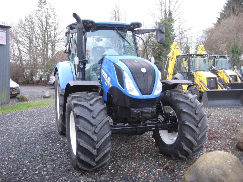 Traktor of the type New Holland T6.160 Electro COMMAND, Gebrauchtmaschine in Glamsbjerg (Picture 1)