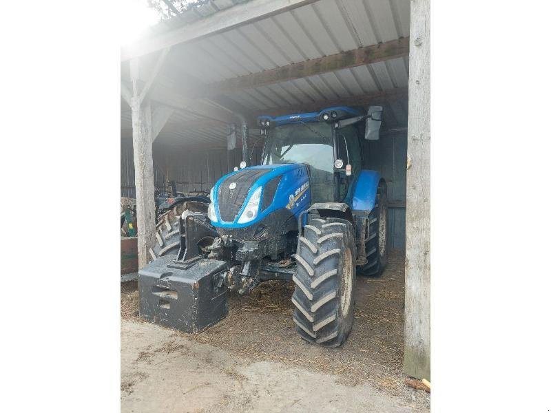 Traktor of the type New Holland T6160EC, Gebrauchtmaschine in PLUMELEC (Picture 2)