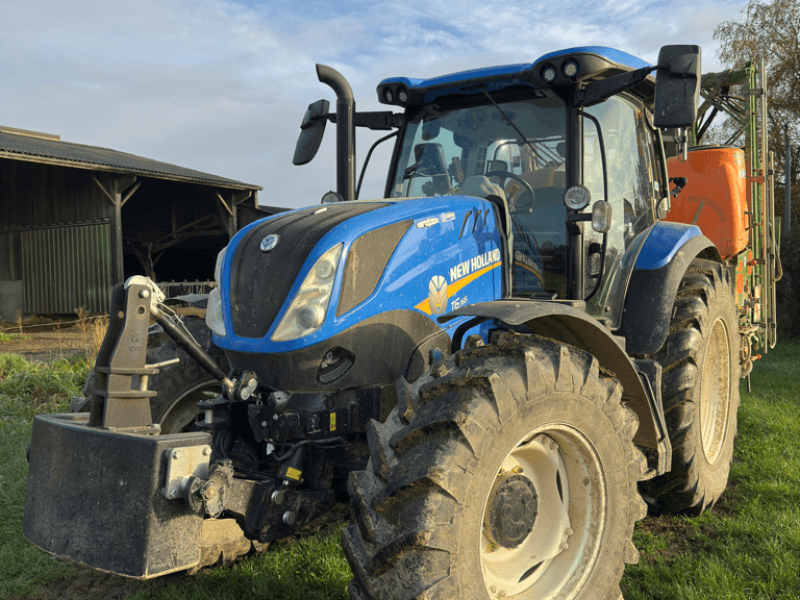 Traktor of the type New Holland T6.165 AUTOCOMMAND T4B, Gebrauchtmaschine in TREMEUR (Picture 1)