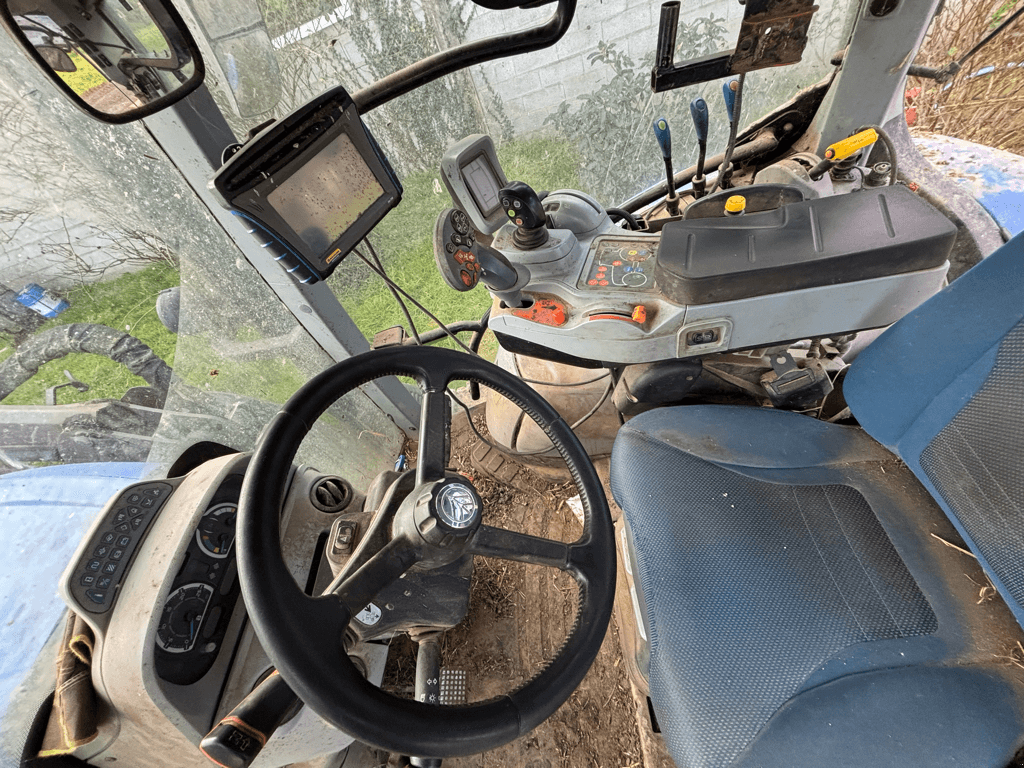 Traktor του τύπου New Holland T6.165 DYNAMIC COMMAND, Gebrauchtmaschine σε TREMEUR (Φωτογραφία 6)