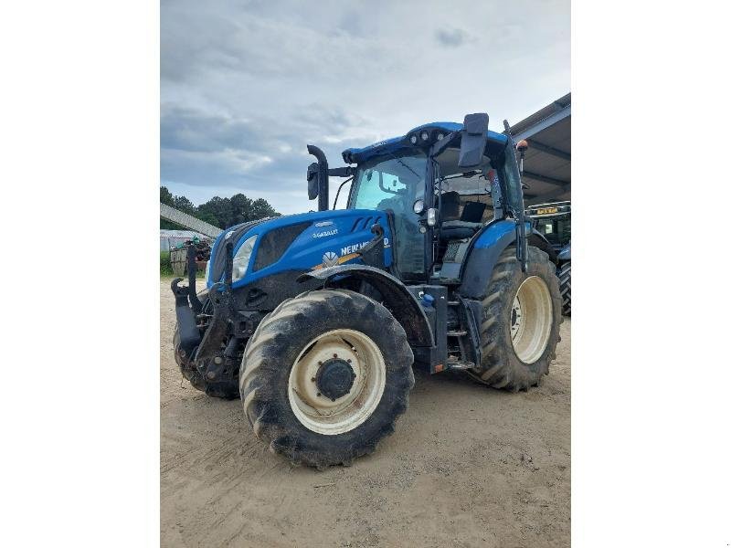 Traktor des Typs New Holland T6165DYC, Gebrauchtmaschine in PLUMELEC (Bild 1)