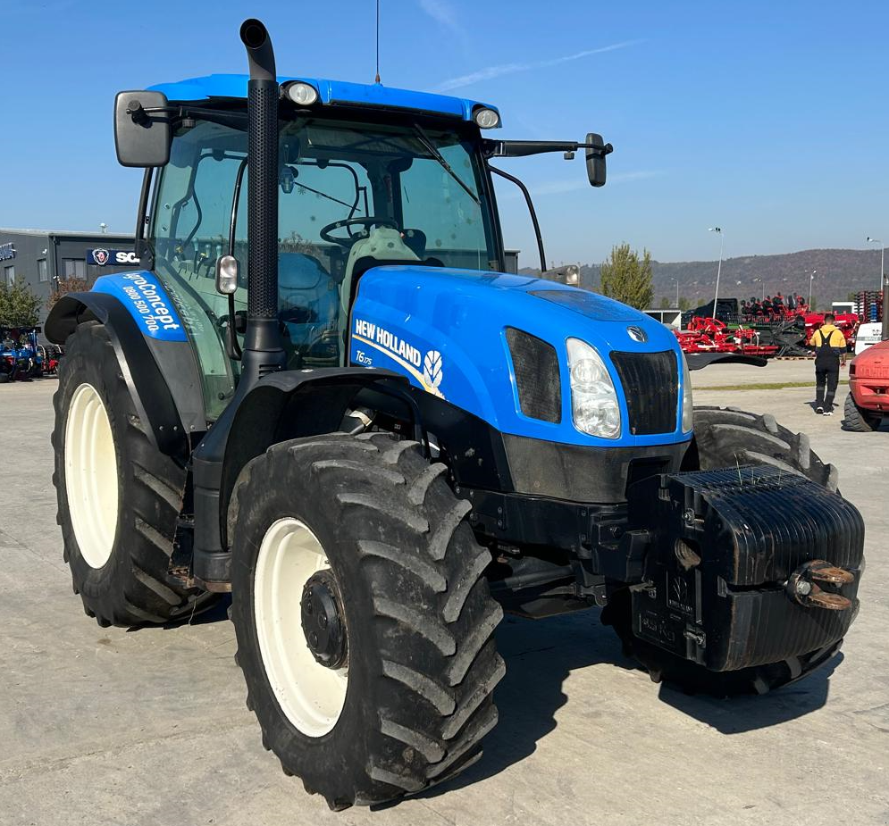 Traktor of the type New Holland T6.175, Gebrauchtmaschine in Orţişoara (Picture 4)